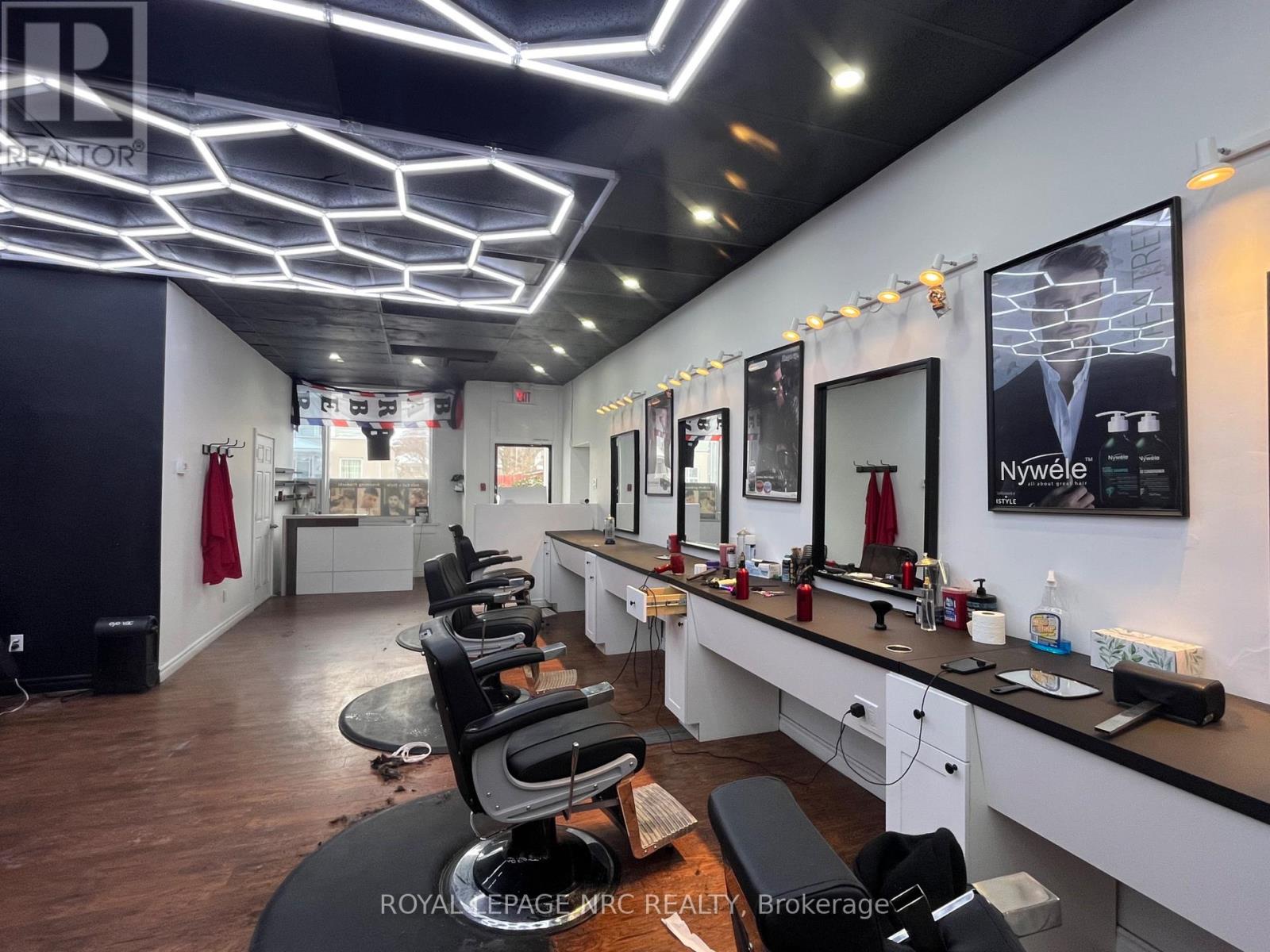 5824 Main Street, Niagara Falls, Ontario  L2G 5Z5 - Photo 4 - X12659210