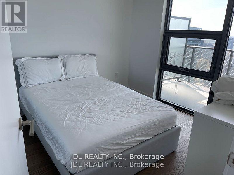 5303 - 11 Wellesley Street W, Toronto, Ontario M4Y 1E8 - Photo 5 - C12659218