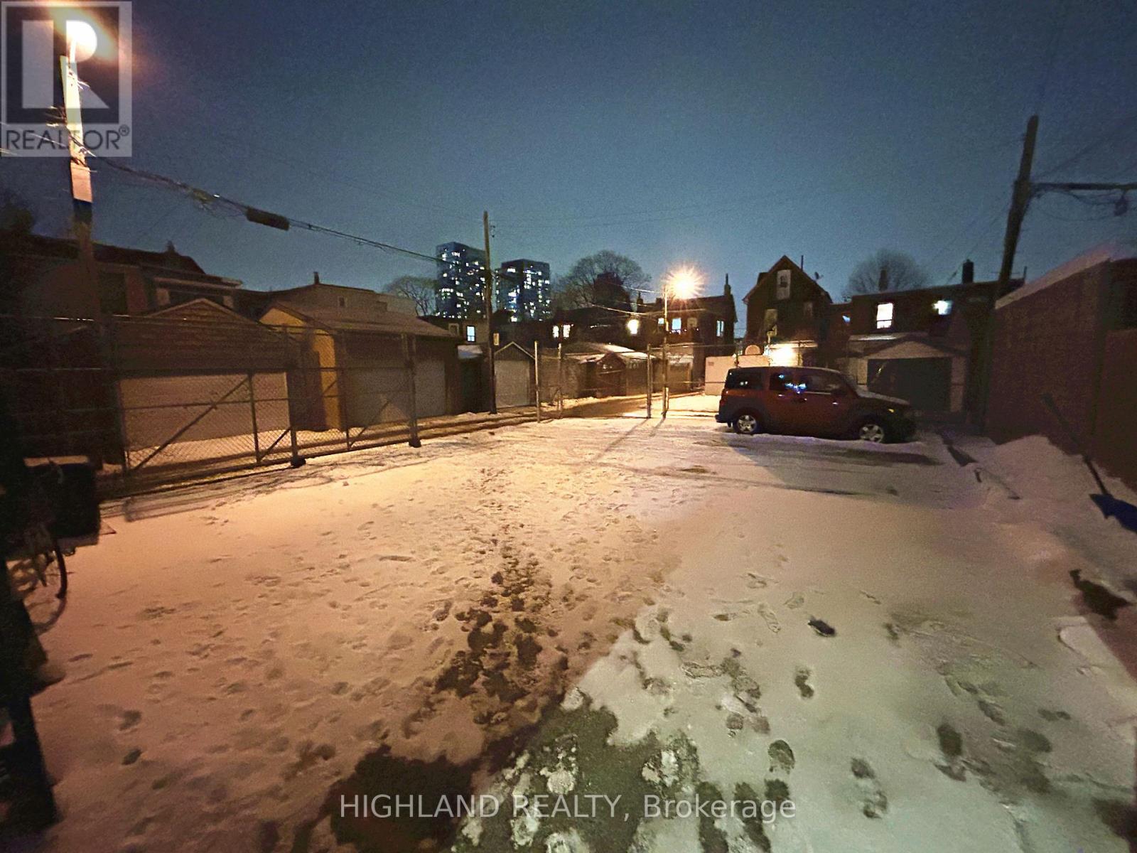 915 Lansdowne Ave, 2nd Floor Avenue E, Toronto, Ontario  M6H 3Z2 - Photo 12 - W12659214