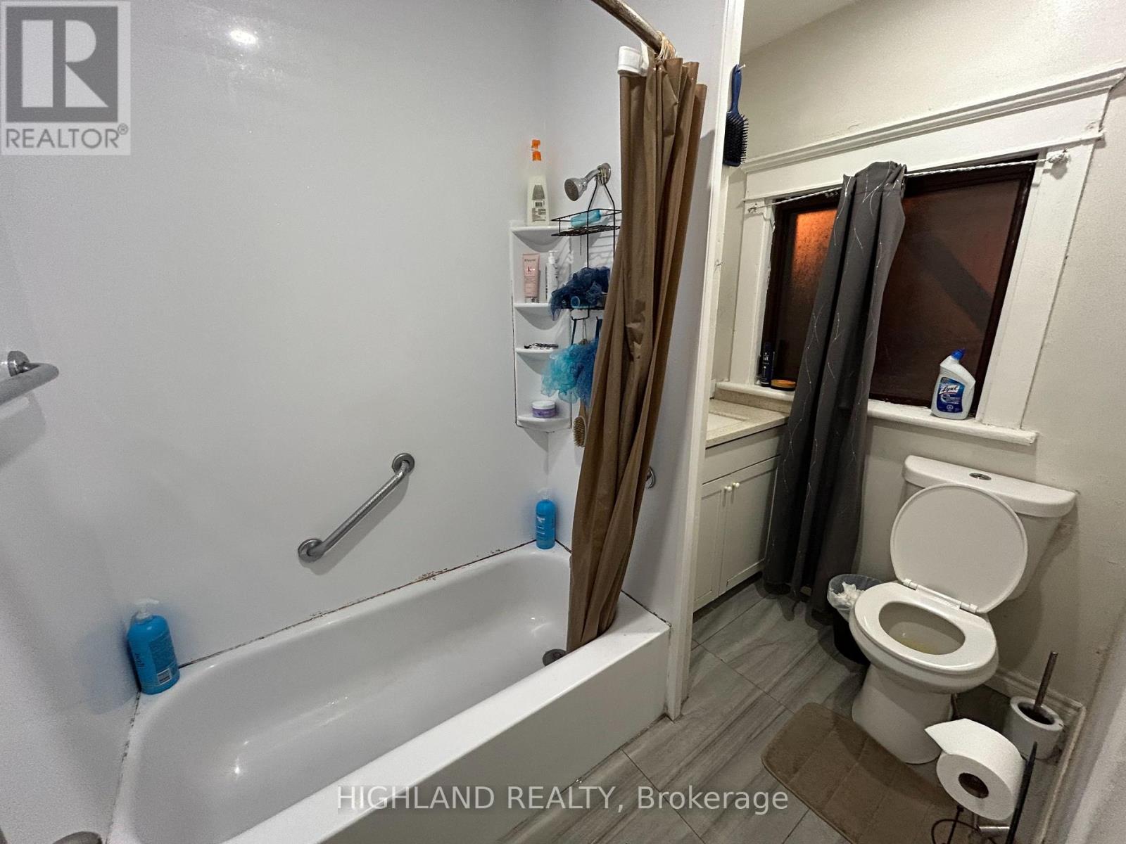 915 Lansdowne Ave, 2nd Floor Avenue E, Toronto, Ontario  M6H 3Z2 - Photo 8 - W12659214