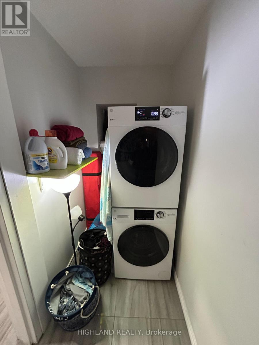 915 Lansdowne Ave, 2nd Floor Avenue E, Toronto, Ontario  M6H 3Z2 - Photo 9 - W12659214