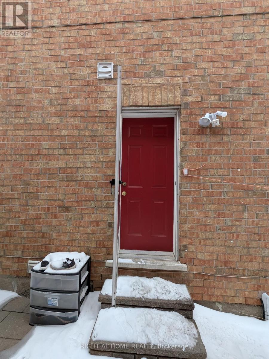 Main Floor - 5864 Delle Donne Drive, Mississauga, Ontario  L5M 7A3 - Photo 3 - W12525620