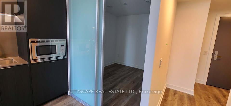 1007 - 86 Dundas Street E, Mississauga, Ontario  L5A 0B1 - Photo 9 - W12658984