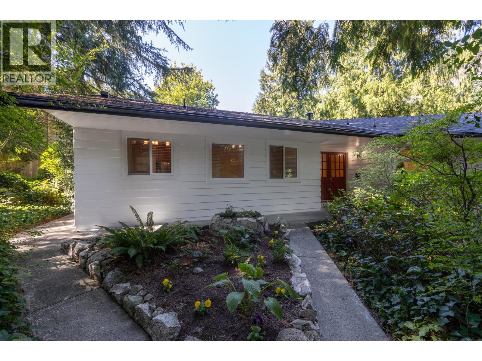 5733 BLUEBELL DRIVE, West Vancouver, British Columbia