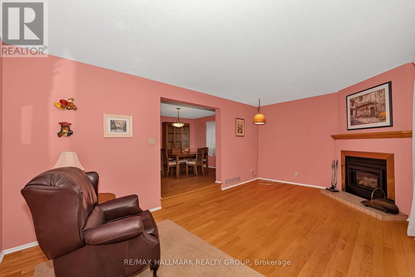 1835 Windflower Way, Ottawa, Ontario  K1C 5Z8 - Photo 10 - X12659246