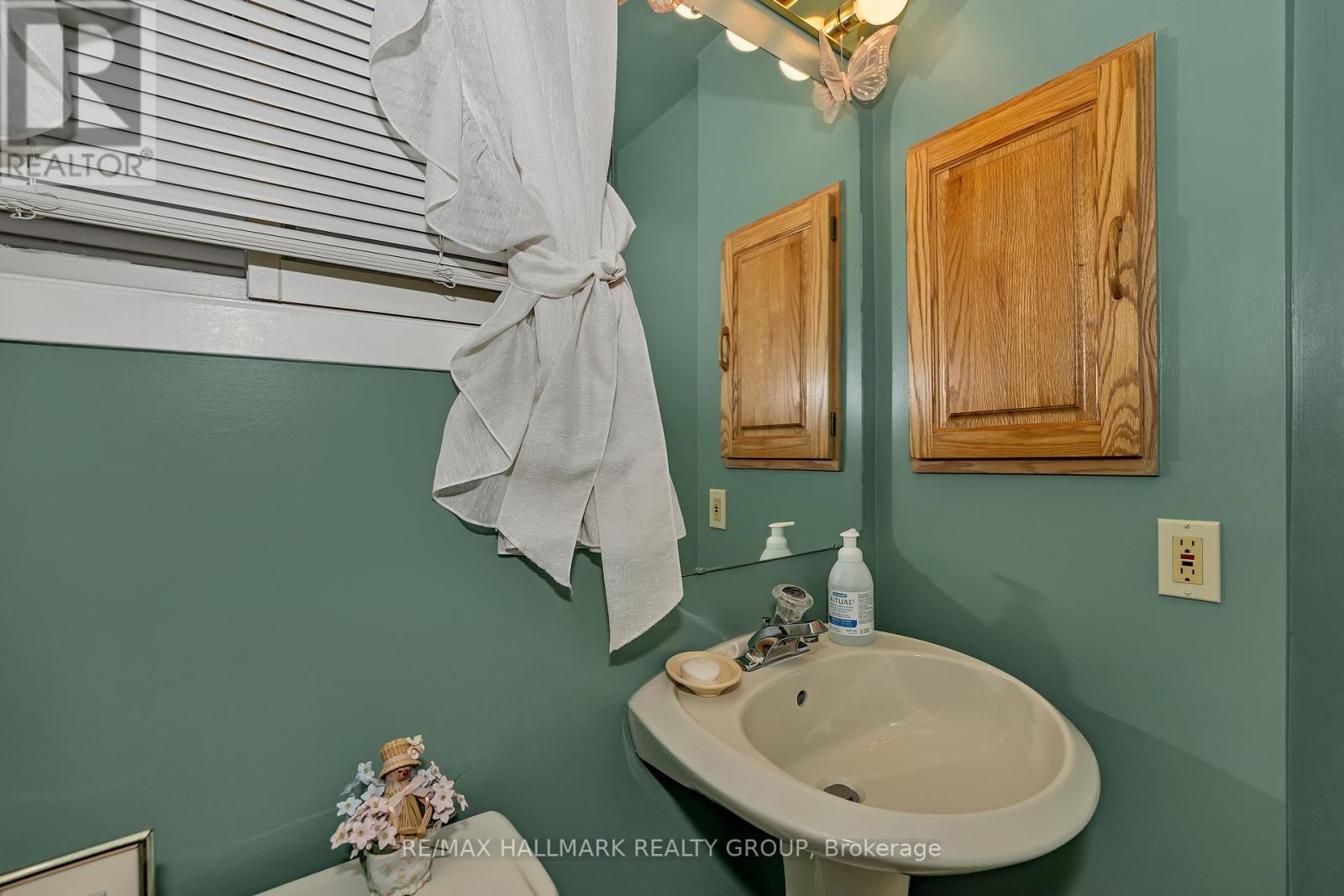 1835 Windflower Way, Ottawa, Ontario  K1C 5Z8 - Photo 15 - X12659246