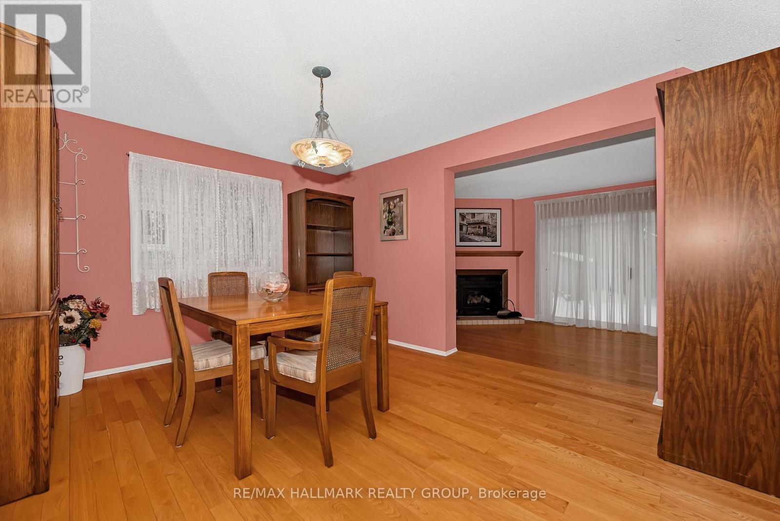 1835 Windflower Way, Ottawa, Ontario  K1C 5Z8 - Photo 5 - X12659246