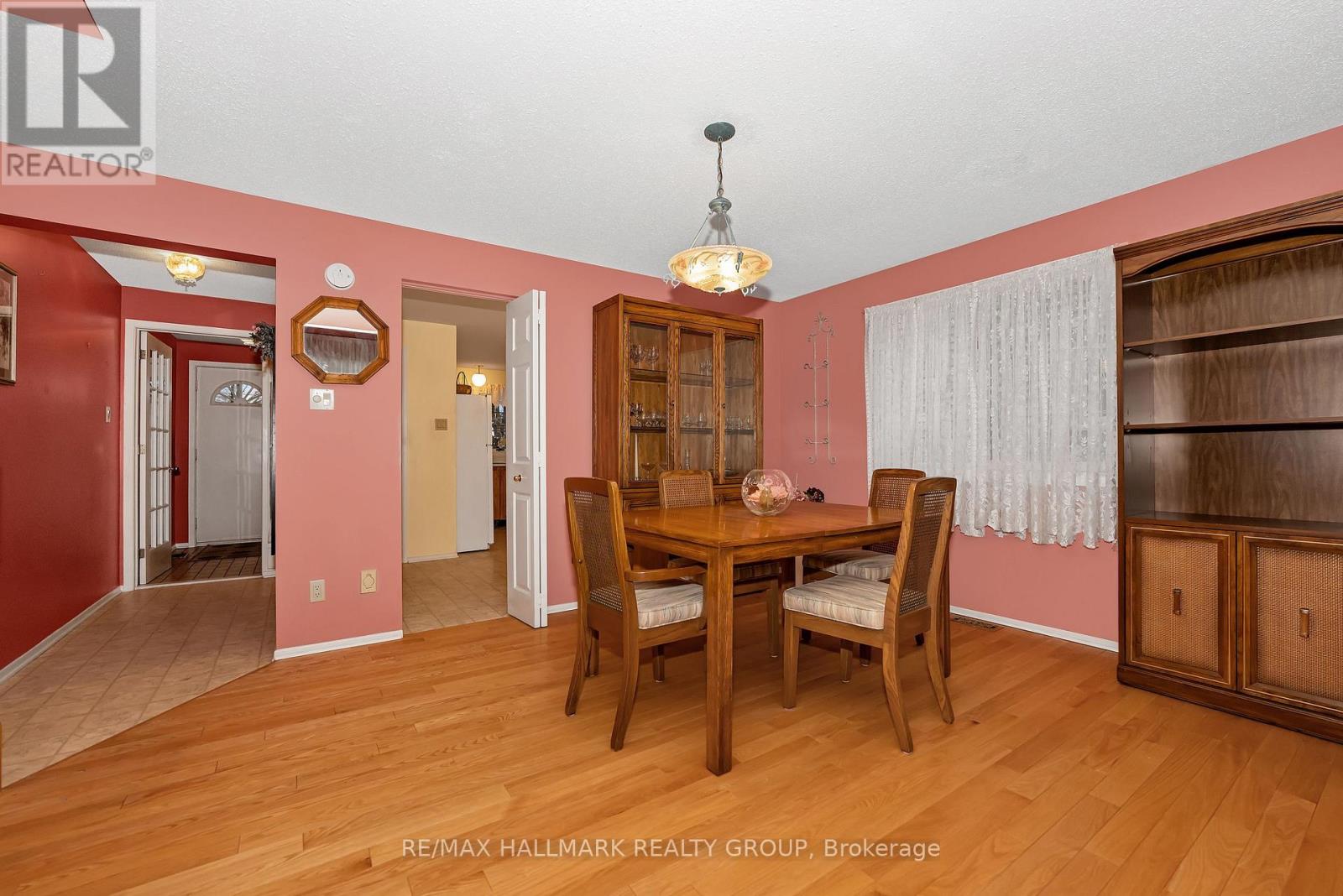 1835 Windflower Way, Ottawa, Ontario  K1C 5Z8 - Photo 6 - X12659246