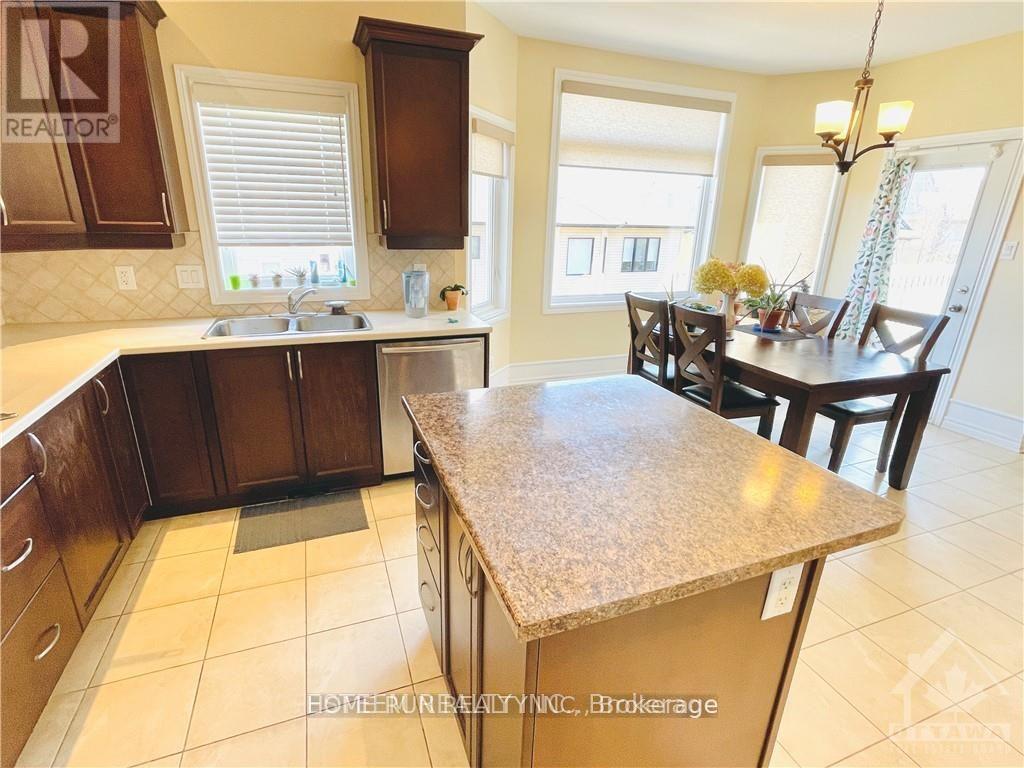 357 Laughlin Circle, Ottawa, Ontario  K2T 0E3 - Photo 10 - X12659254