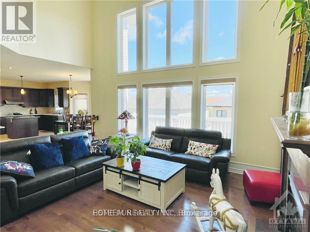 357 Laughlin Circle, Ottawa, Ontario  K2T 0E3 - Photo 14 - X12659254