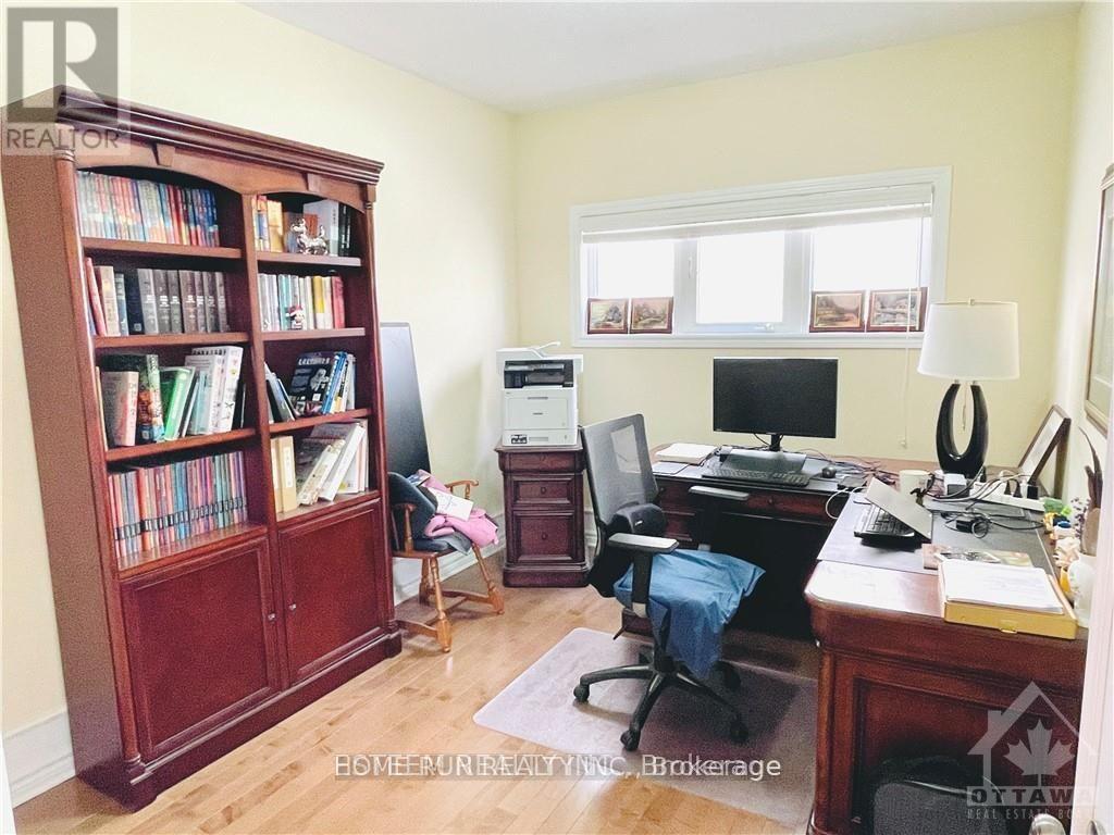 357 Laughlin Circle, Ottawa, Ontario  K2T 0E3 - Photo 15 - X12659254