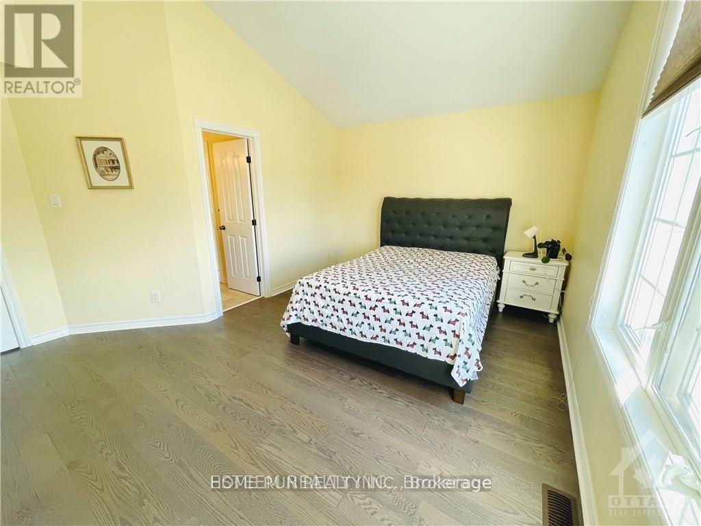 357 Laughlin Circle, Ottawa, Ontario  K2T 0E3 - Photo 26 - X12659254