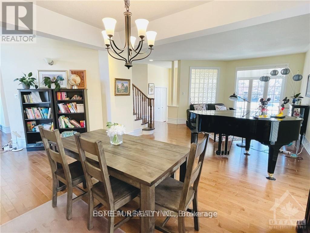 357 Laughlin Circle, Ottawa, Ontario  K2T 0E3 - Photo 6 - X12659254