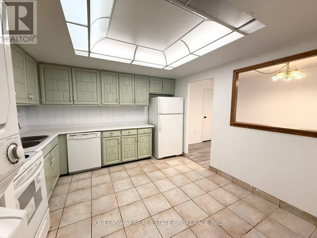 1104 - 5 Old Sheppard Ave Avenue, Toronto, Ontario  M2J 4K3 - Photo 3 - C12659244