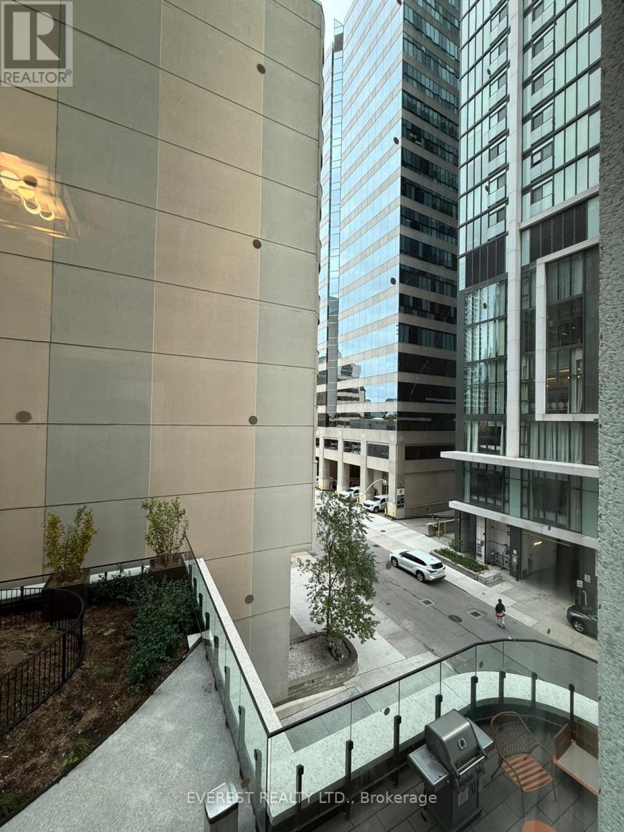 302 - 238 Simcoe Street, Toronto, Ontario  M5T 0E2 - Photo 11 - C12659250