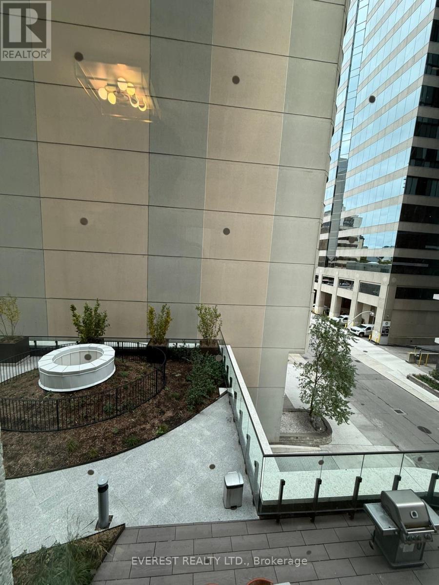 302 - 238 Simcoe Street, Toronto, Ontario  M5T 0E2 - Photo 12 - C12659250