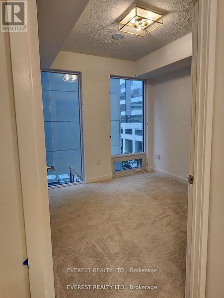 302 - 238 Simcoe Street, Toronto, Ontario  M5T 0E2 - Photo 4 - C12659250