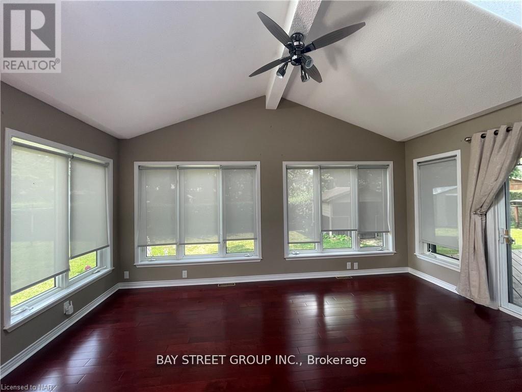 10 Rideau Crescent, St. Catharines, Ontario  L2M 2E9 - Photo 11 - X12656814