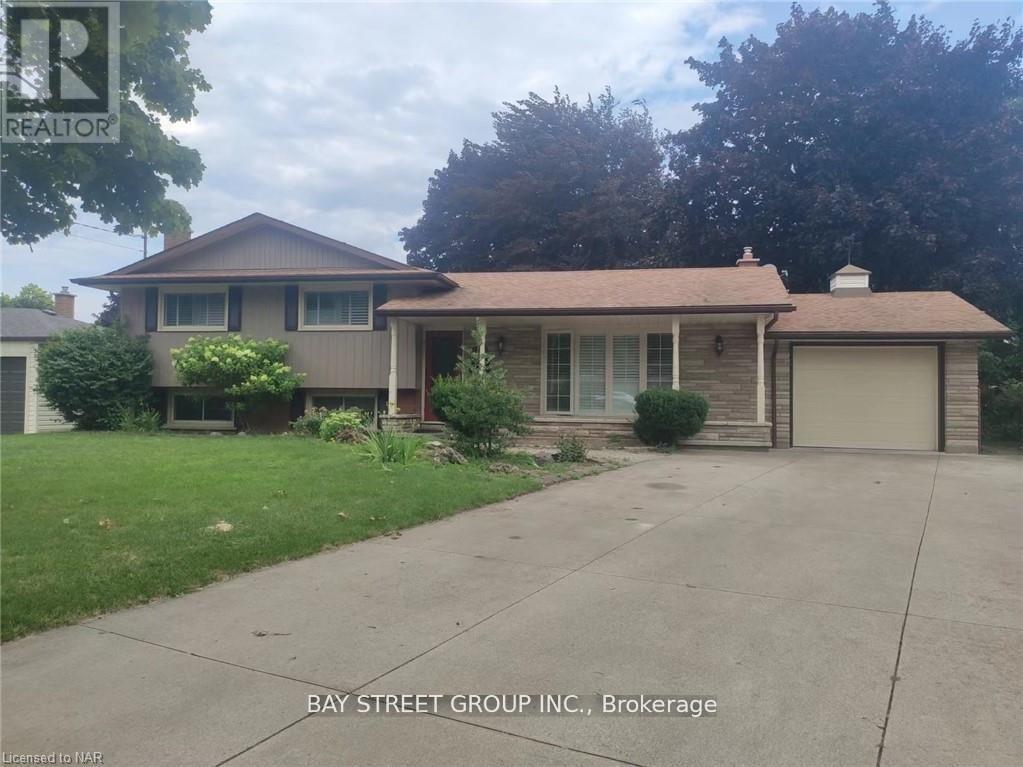 10 Rideau Crescent, St. Catharines, Ontario  L2M 2E9 - Photo 2 - X12656814