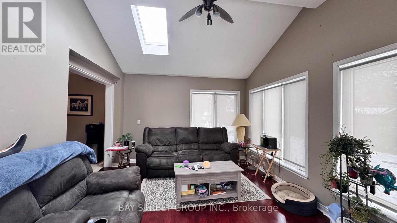 10 Rideau Crescent, St. Catharines, Ontario  L2M 2E9 - Photo 7 - X12656814