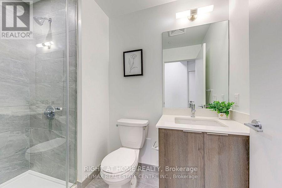 1608 - 395 Square One Drive, Mississauga, Ontario  L5B 0P6 - Photo 13 - W12659252