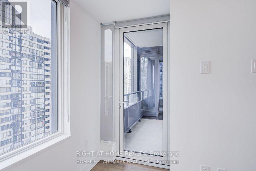 1608 - 395 Square One Drive, Mississauga, Ontario  L5B 0P6 - Photo 8 - W12659252