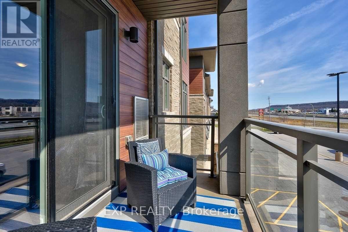 #211 - 520 North Service Road, Grimsby, Ontario  L3M 0C9 - Photo 3 - X12659248