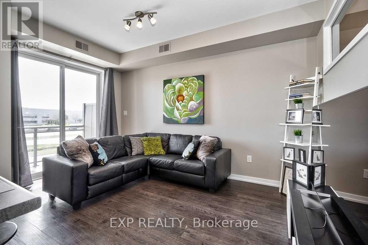 #211 - 520 North Service Road, Grimsby, Ontario  L3M 0C9 - Photo 9 - X12659248