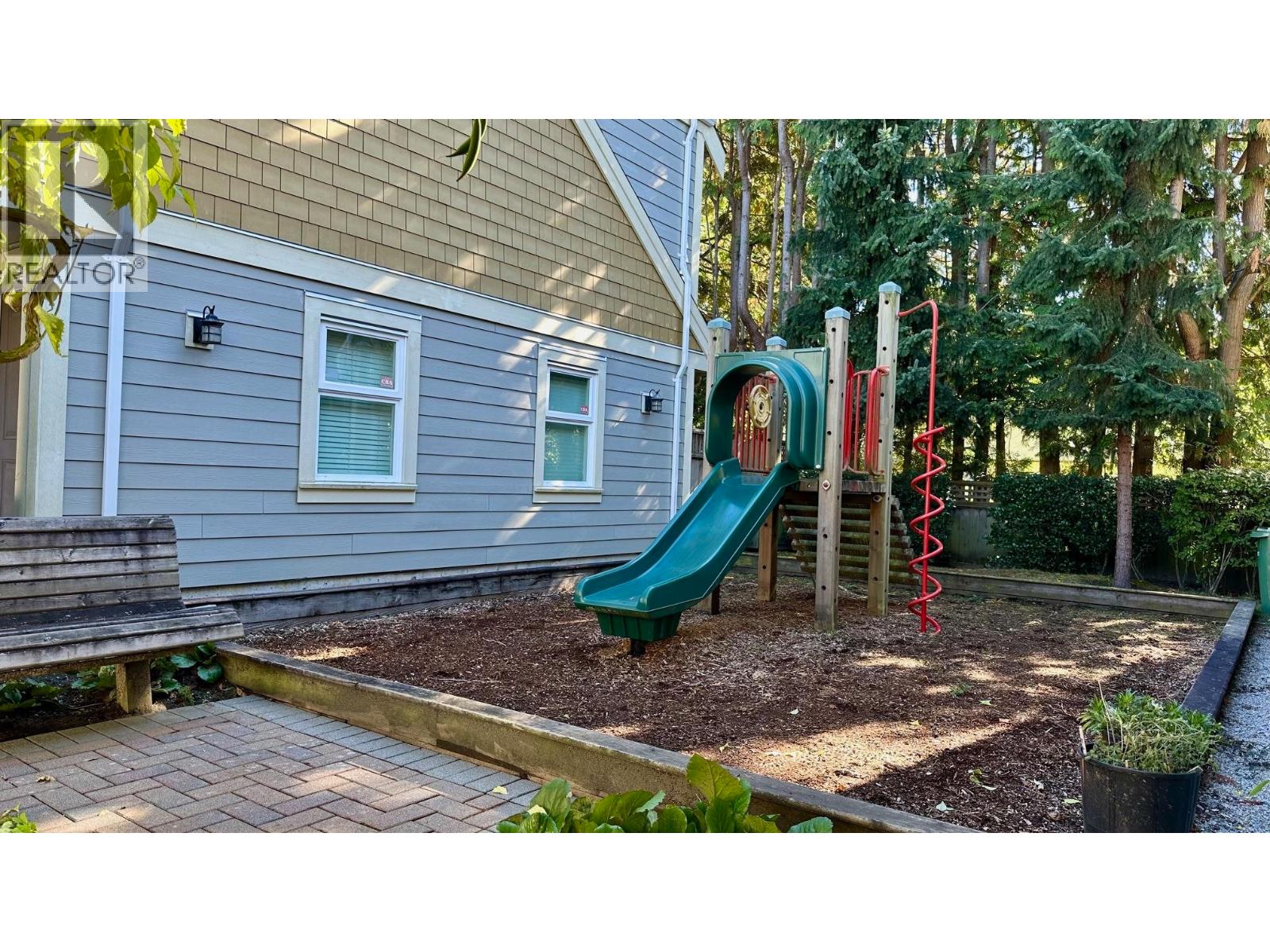 Listing Picture 23 of 23 : 5 5660 BLUNDELL ROAD, Richmond / 烈治文 - 魯藝地產 Yvonne Lu Group - MLS Medallion Club Member