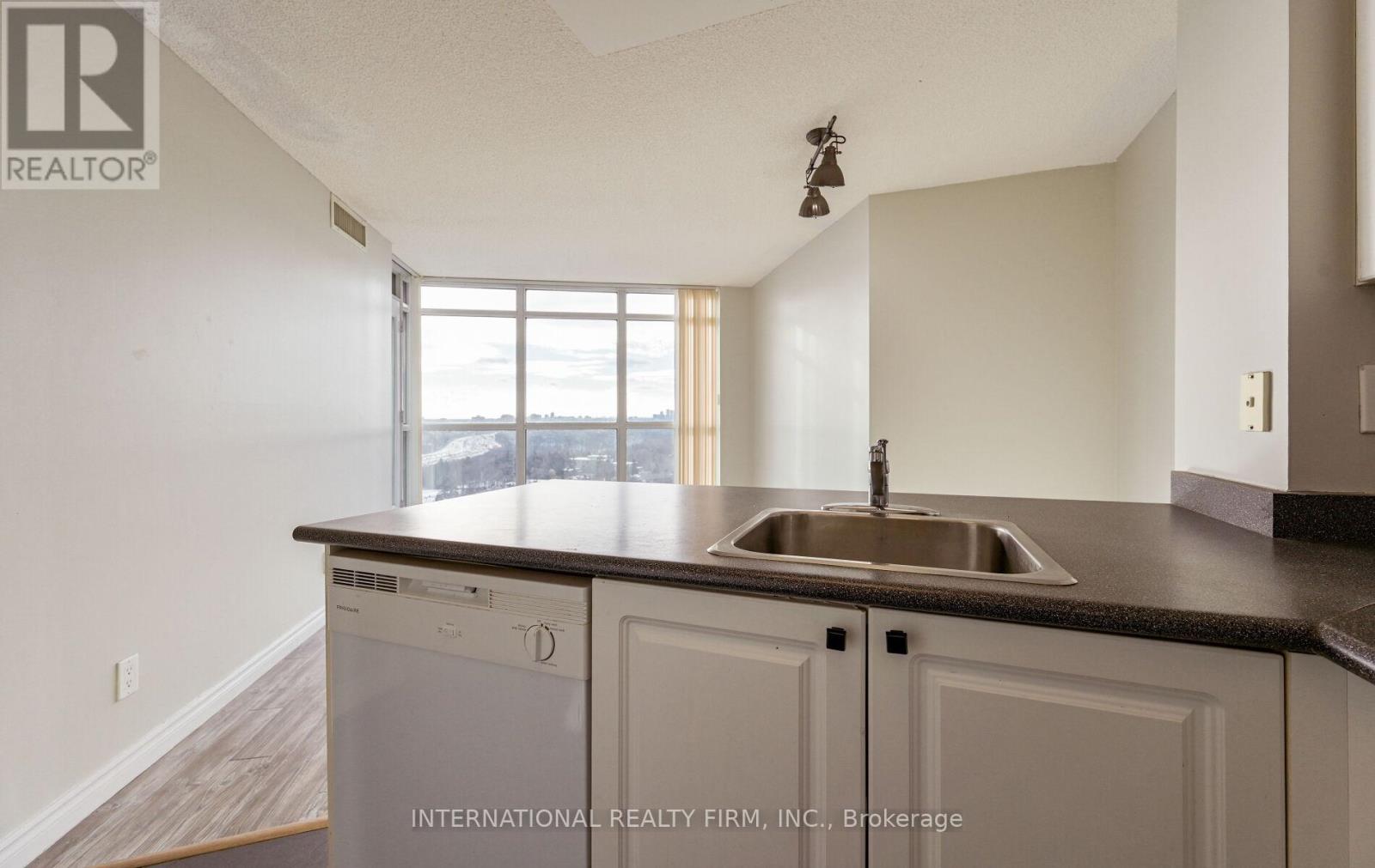 2205 - 28 Harrison Garden Boulevard, Toronto, Ontario  M2N 7B5 - Photo 13 - C12659260