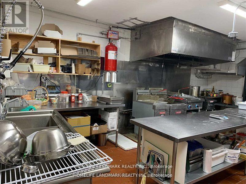 3238 Yonge Street, Toronto, Ontario  M4N 2L4 - Photo 2 - C12659264