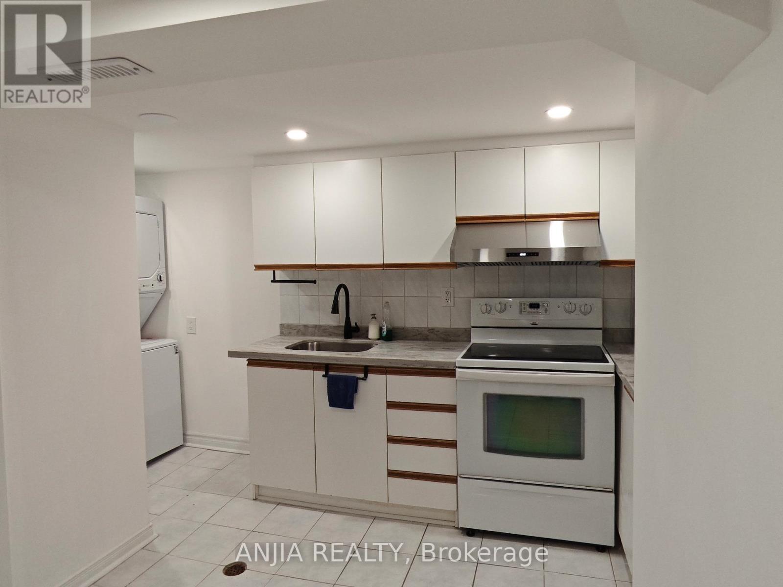 17 Boundy Crescent, Toronto, Ontario  M1W 2E3 - Photo 10 - E12659266