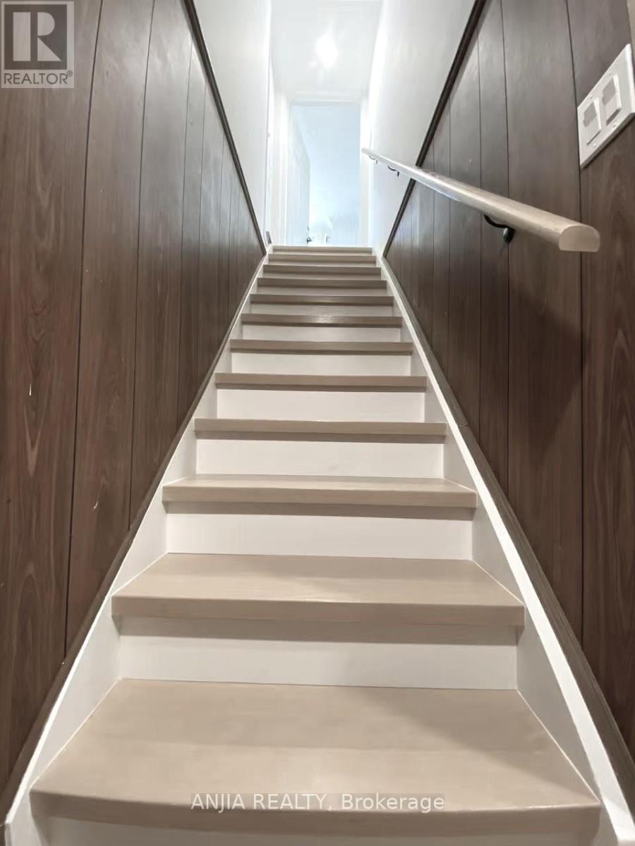 17 Boundy Crescent, Toronto, Ontario  M1W 2E3 - Photo 16 - E12659266