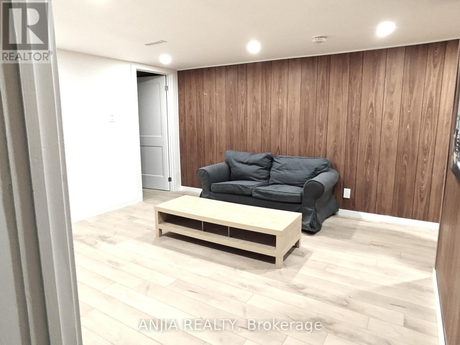 17 Boundy Crescent, Toronto, Ontario  M1W 2E3 - Photo 5 - E12659266