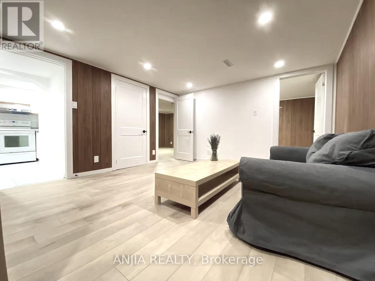 17 Boundy Crescent, Toronto, Ontario  M1W 2E3 - Photo 6 - E12659266