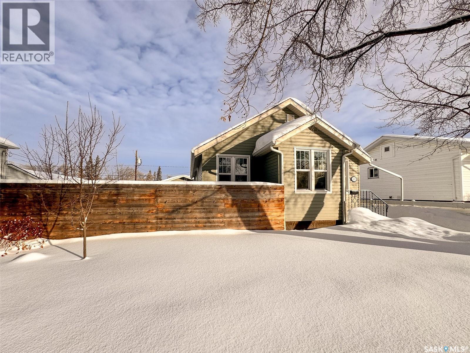 2010 10th Street, Rosthern, Saskatchewan  S0K 3R0 - Photo 2 - SK026074