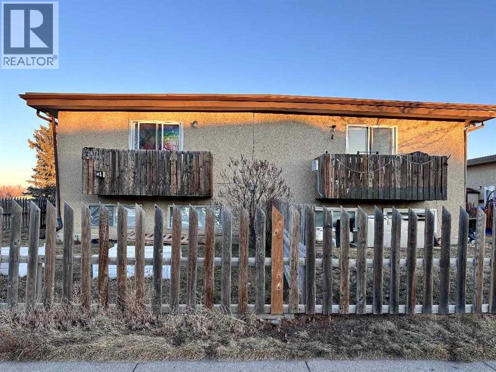 1917 23rd Street N, Lethbridge, Alberta  T1H 4K3 - Photo 1 - A2276595