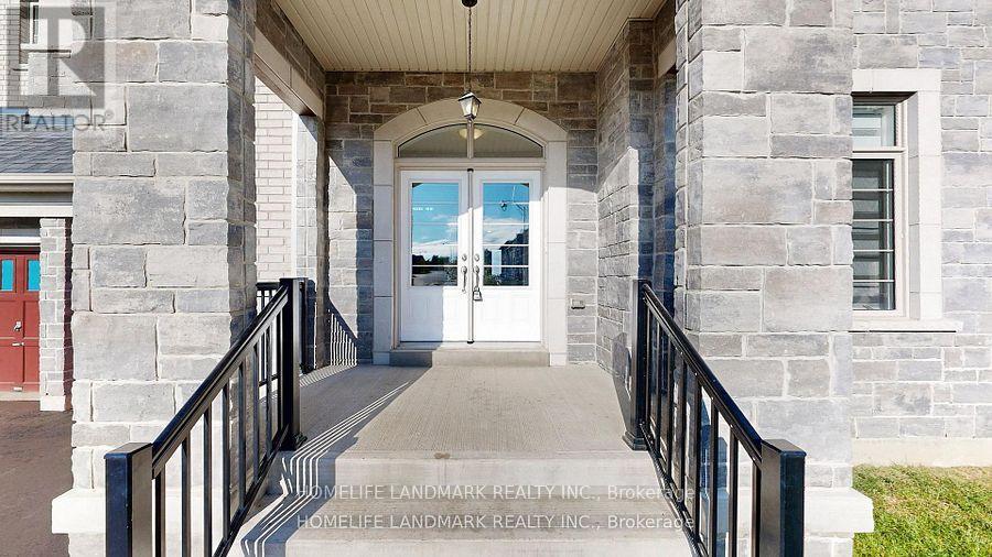 16 Slater Court, East Gwillimbury, Ontario  L9N 0P8 - Photo 3 - N12659272