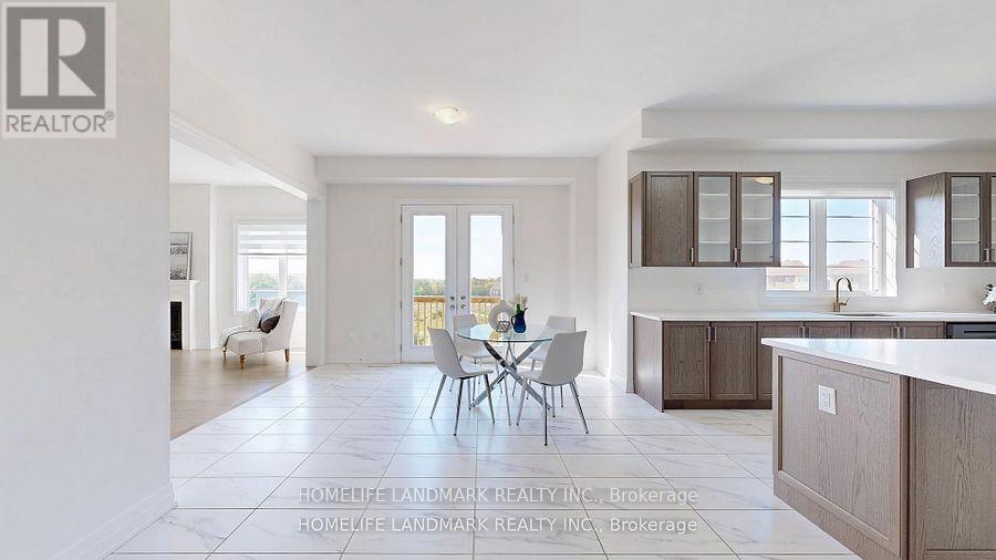 16 Slater Court, East Gwillimbury, Ontario  L9N 0P8 - Photo 7 - N12659272