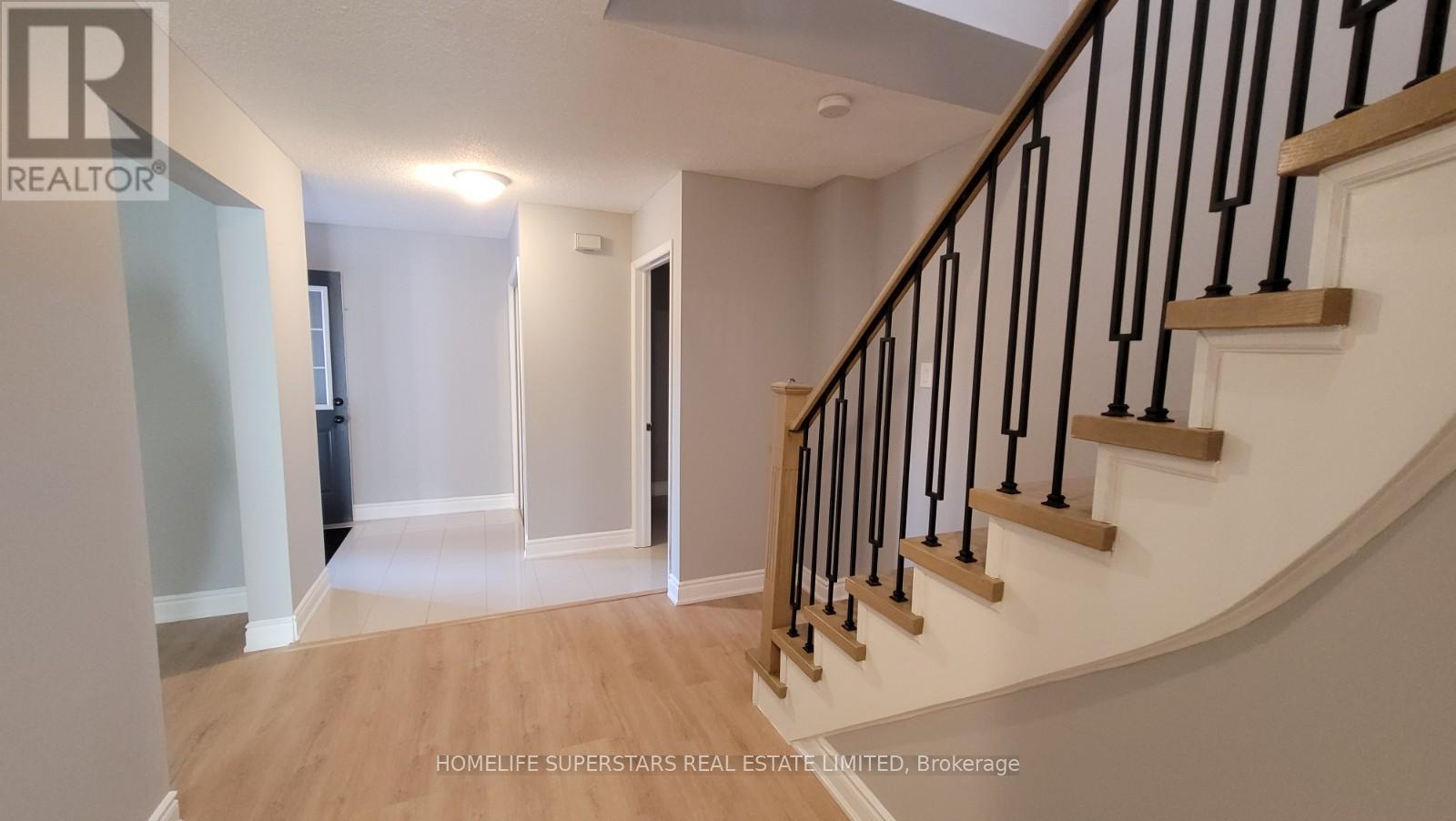 3436 Dovetail Mews, Mississauga, Ontario  L5L 5E4 - Photo 4 - W12659288