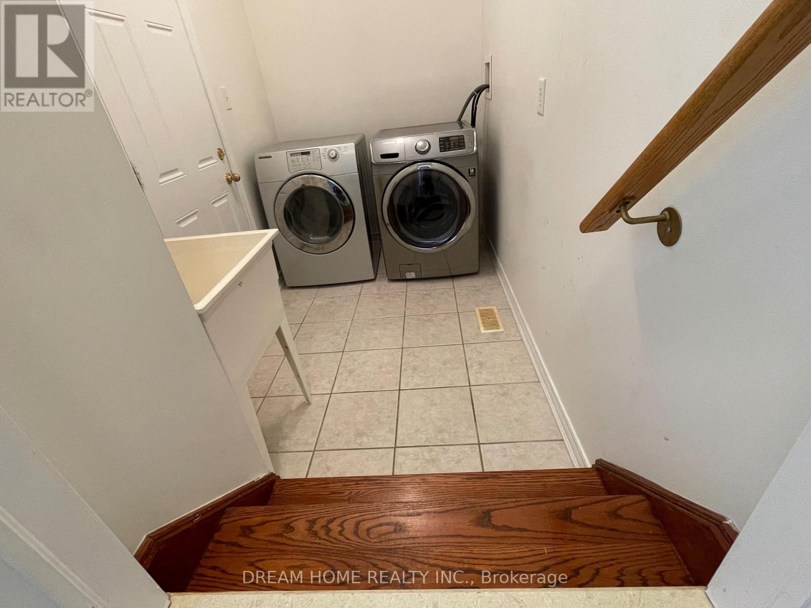 8 Mimosa Street, Markham, Ontario  L6E 1E1 - Photo 7 - N12659294