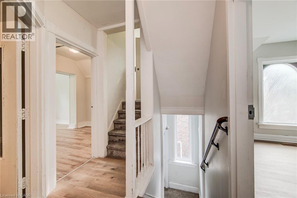 19 Schneider Avenue, Kitchener, Ontario  N2G 1K7 - Photo 13 - 40789164