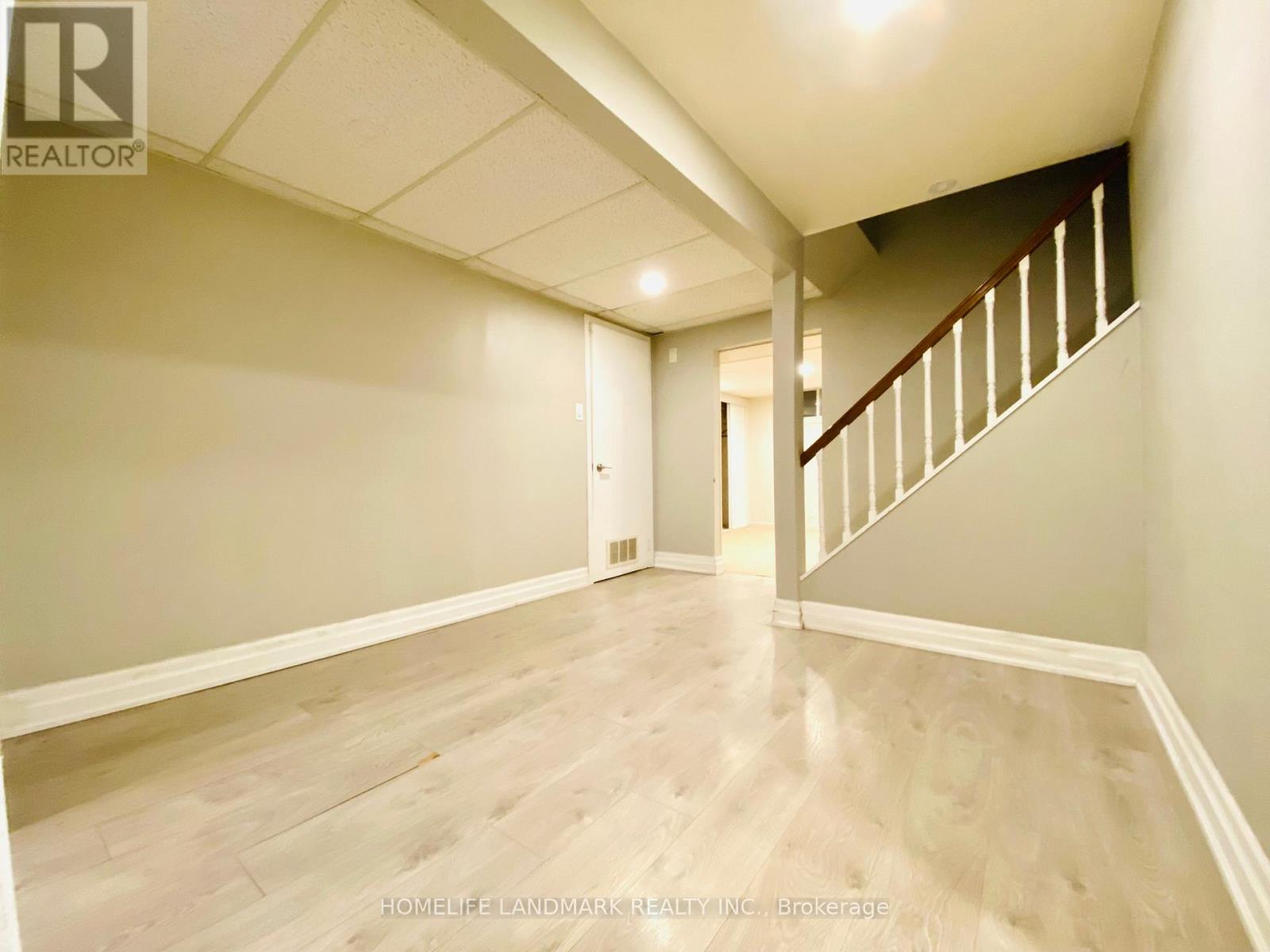 Lower - 640 Netherton Crescent, Mississauga, Ontario  L4Y 2M4 - Photo 4 - W12632820