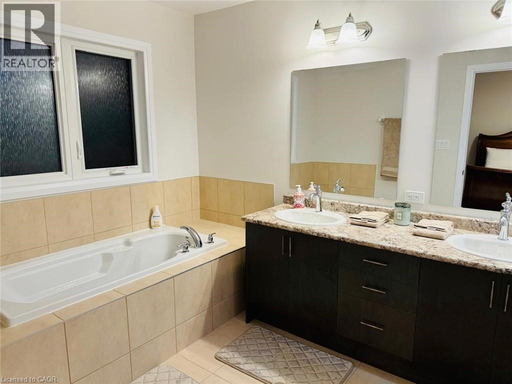 15 Blacklock Street, Cambridge, Ontario  N1S 0E6 - Photo 13 - 40721764