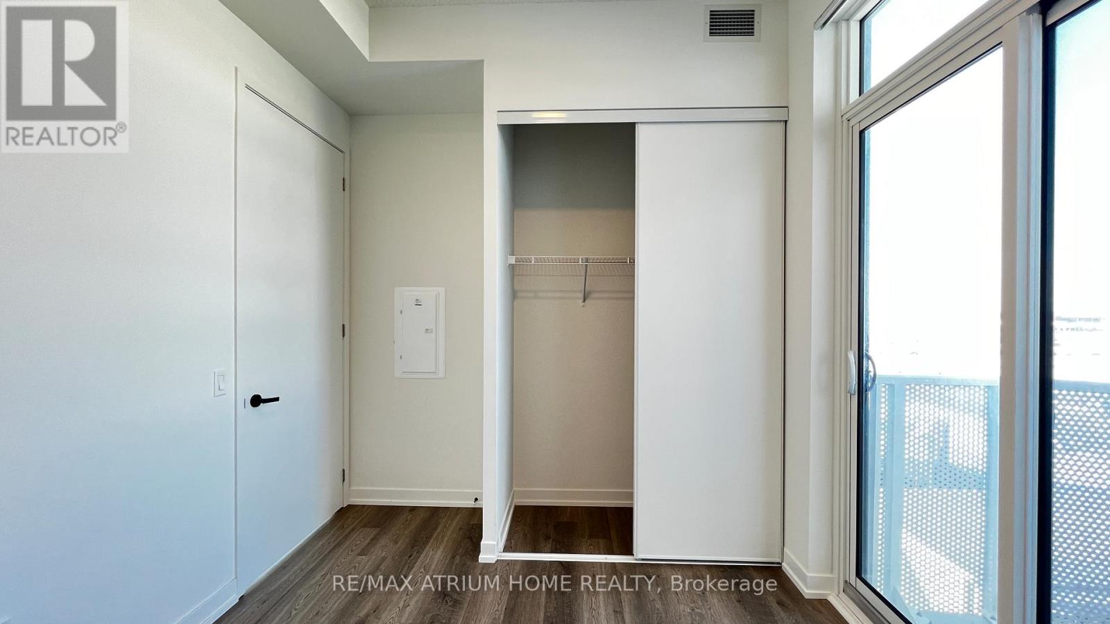 811 - 195 Commerce Street, Vaughan, Ontario  L4K 0P9 - Photo 9 - N12651640