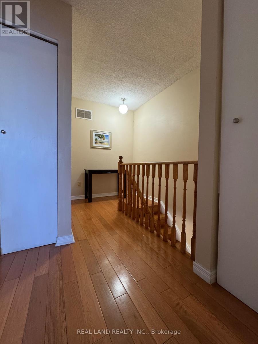 55 Snapdragon Drive, Toronto, Ontario  M2J 4X5 - Photo 10 - C12659304