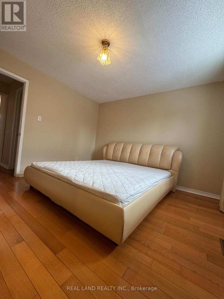 55 Snapdragon Drive, Toronto, Ontario  M2J 4X5 - Photo 11 - C12659304