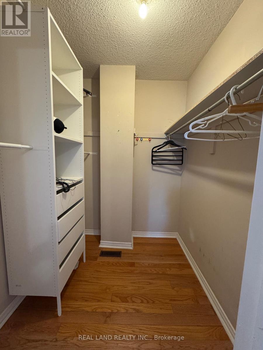 55 Snapdragon Drive, Toronto, Ontario  M2J 4X5 - Photo 13 - C12659304