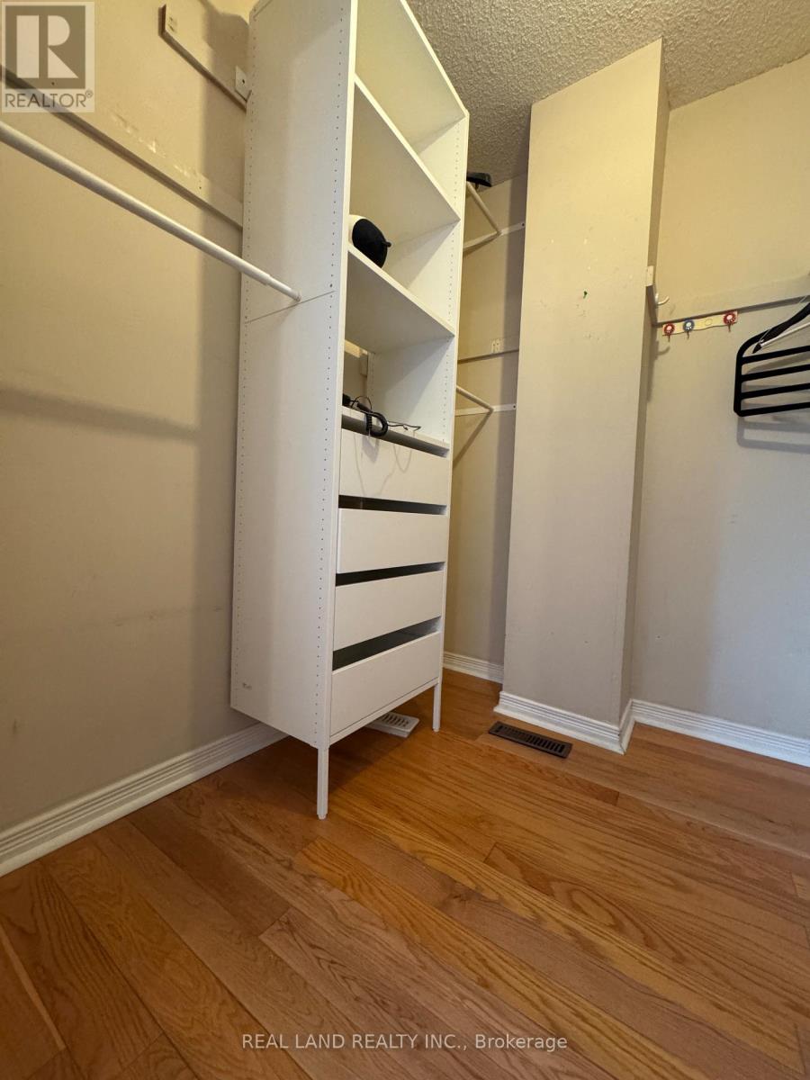 55 Snapdragon Drive, Toronto, Ontario  M2J 4X5 - Photo 14 - C12659304