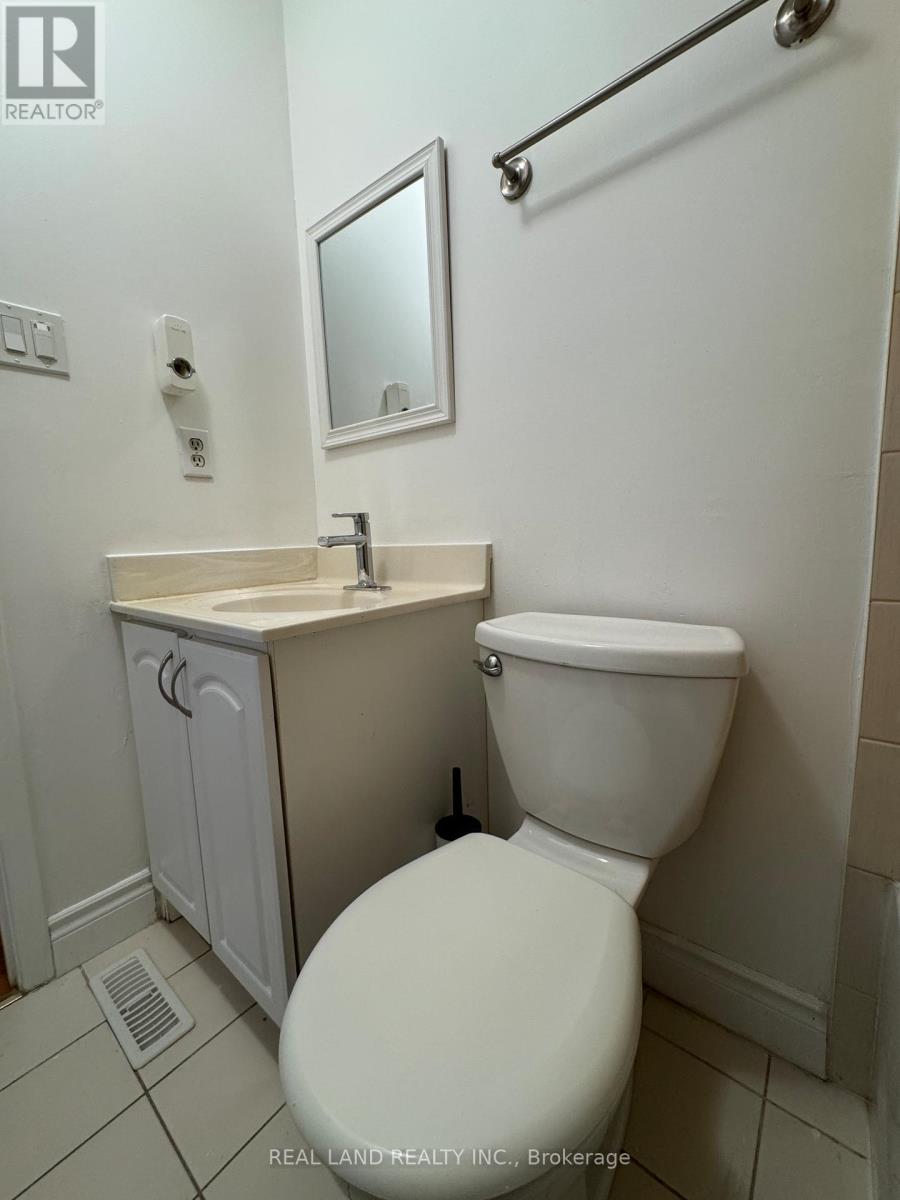 55 Snapdragon Drive, Toronto, Ontario  M2J 4X5 - Photo 16 - C12659304